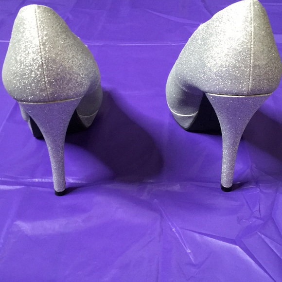 Fioni Women’s Night Luster Platform Heels - Picture 5 of 8